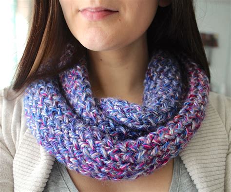 How To Knit An Infinity Scarf On A Round Loom For Beginners
