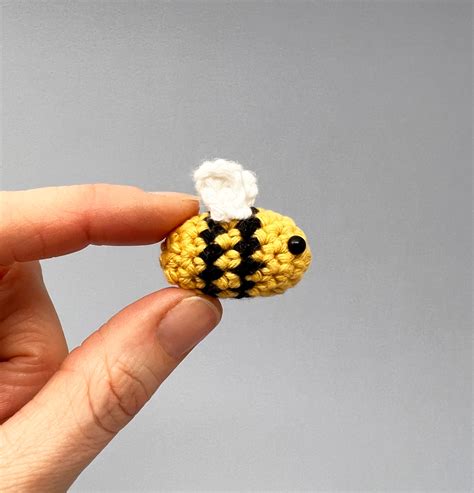 How To Make A Crochet Bee