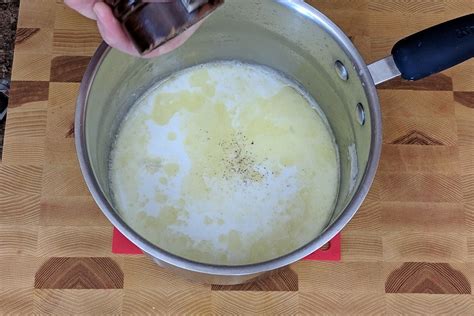 How To Make Bechamel And Its Derivative Sauces - Chefs …