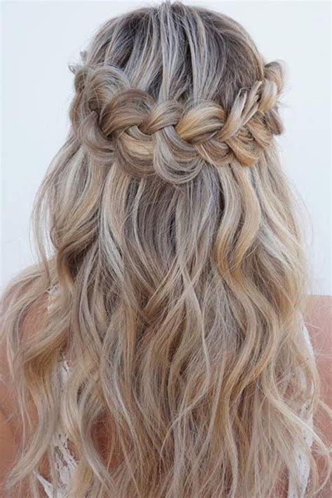 How To Make Gorgeous Hairstyles For Christmas Parties