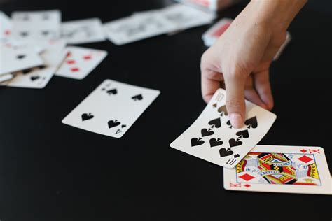 How To Play In Between Card Game Tagalog
