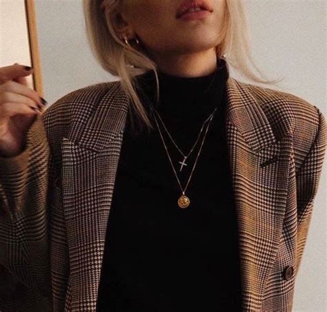 How To Pull Off Wearing Necklaces With Turtlenecks