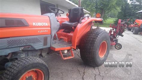 How To Remove Battery on Kubota Tractor - YouTube