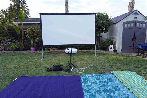 How To Set Up An Outdoor Movie Projector - Projector Top Best