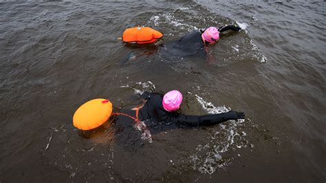 How To Start Open Water Swimming… (Top Tips You NEED)