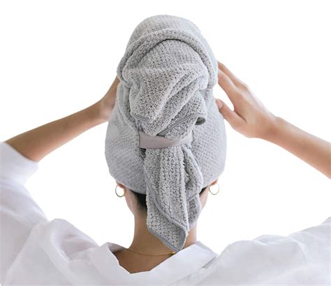 How To Use A Microfiber Hair Towel - Your Hair Trends