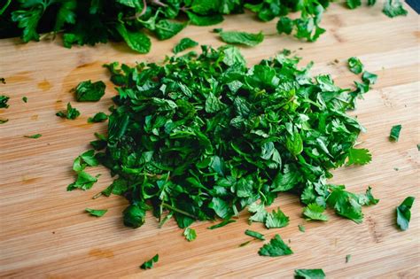 How To Use Coriander In Cooking - Design Farm House