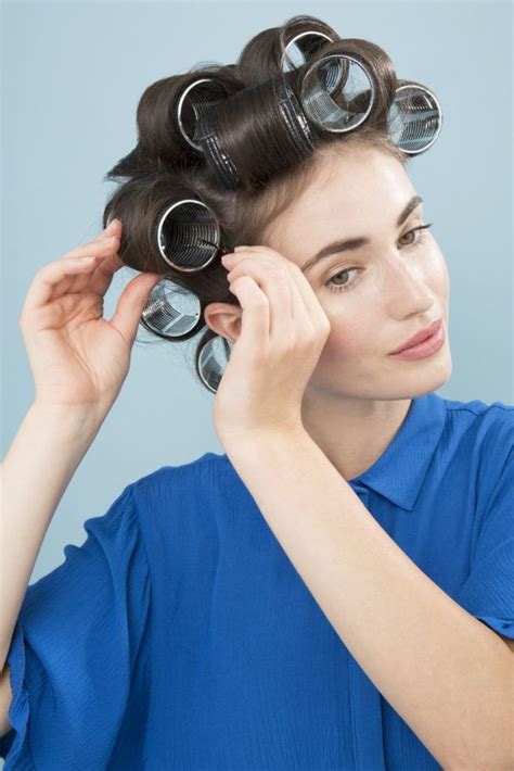 How To Use Hair Rollers- A Complete Guide In 2024