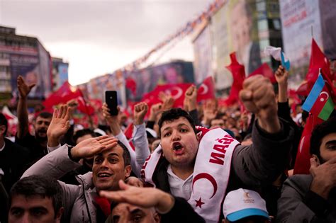 How Turkey’s president maintains popularity despite economic turmoil