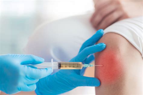 How a Joint Injection Can Help Relieve My Shoulder Pain