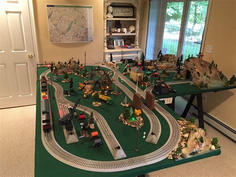 How close can you build to train a track? O Gauge Railroading …