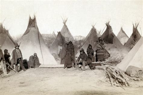 How did the Dakota tribe adapt to the environment? - Study.com