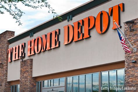 After posting 19.9% and 14.4% revenue gains in fiscal 2020 and fiscal 2021, respectively, Home Depot was only able to grow sales by 4.1% in fiscal 2022. Things actually decelerated quickly in the .... 