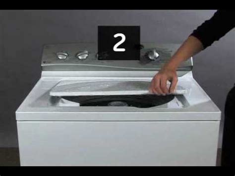How do i reset my ge washer. To reset your GE washer, unplug it and wait for one minute. Plug it back in and lift and lower the lid six times within 12 seconds. Ensure that you begin lifting the lid within 30 seconds of plugging the washer back in. The lid needs to be lifted a minimum of two inches and fully lowered each time. 