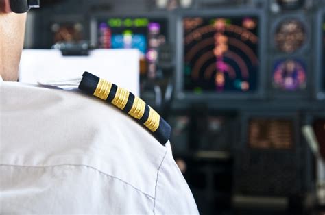 How do pilots make decisions