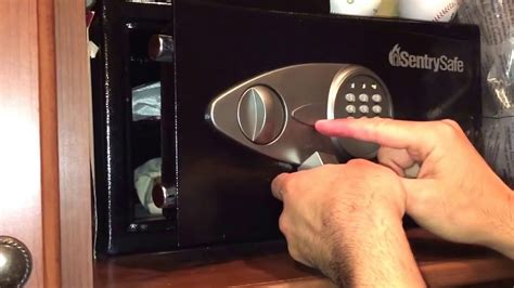 How do you change the battery in a sentry safe. If you still have problems getting your safe open after changing the batteries and entering the correct combination, try pushing in on the safe door at the upper left hand corner, and/or take a rubber mallet or a hammer with a towel wrapped around the head for cushioning, and strike the safe door all around the edges, on the middle of the safe ... 