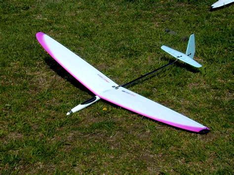 How do you launch an RC glider