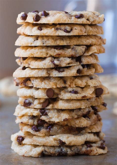 How do you make cookies crispy after baking?