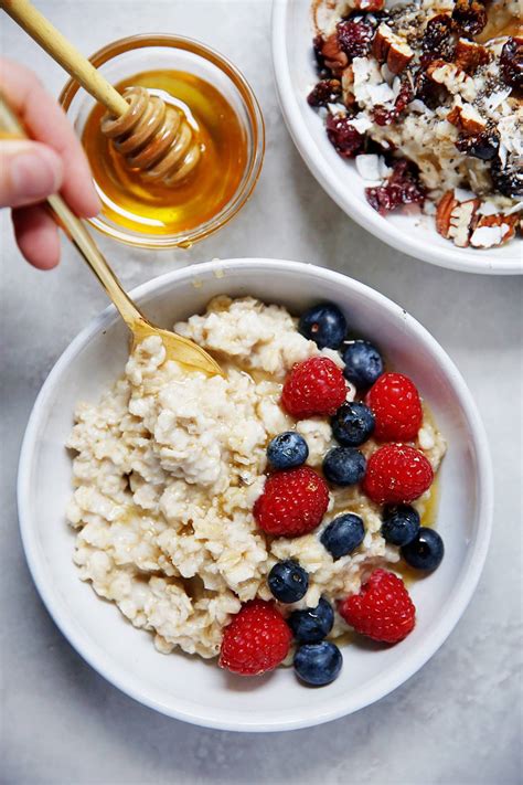 How do you make oatmeal. 25 Jul 2022 ... For one serving: 2/3 cup oats*, 2/3 cup milk, 1 teaspoon chopped pecans, 1 shredded baby carrot, 1 teaspoon brown sugar or maple syrup, big ... 