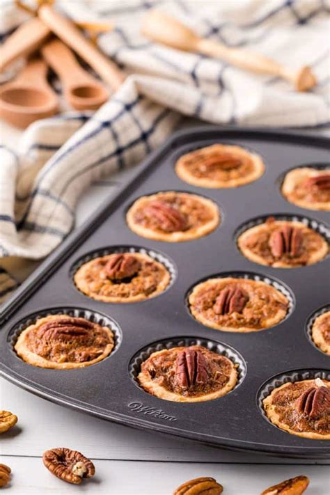 How do you remove pecan Tassies from pan? – AnswerParadise.net