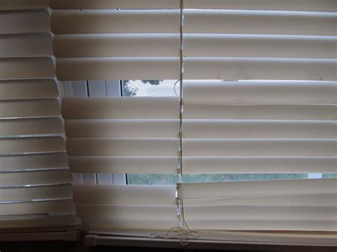 How do you replace a single broken blind? [37 Answers Found]