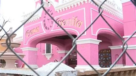 How does Casa Bonita's wait staff pay stack up to other Colorado jobs?