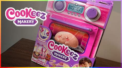How does cookeez makery work. Cookeez Makery will amaze you and your child when they bake a surprise plush! Mix the ingredients to make the dough and shape it into a pet using the included mold and tool. The dough goes into the oven and comes out as a warm deliciously scented plush baked friend! 