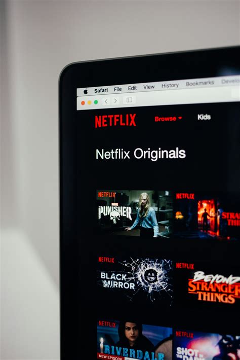 How does netflix pay actors. 29.  Since it doesn&rsquo;t earn revenue per view, its com...