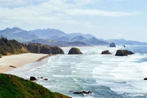 How far is Cannon Beach from Astoria - driving distance - Trippy