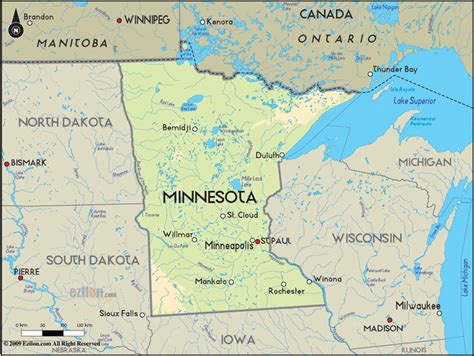 How far is minnesota to canada
