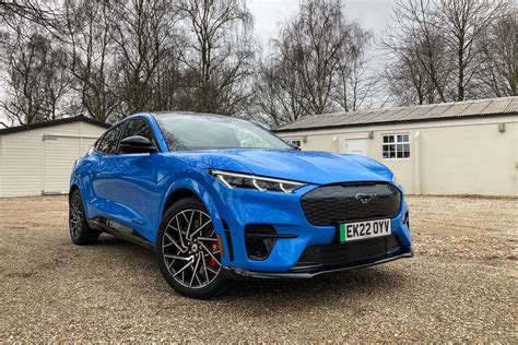 How fast is a ford mustang