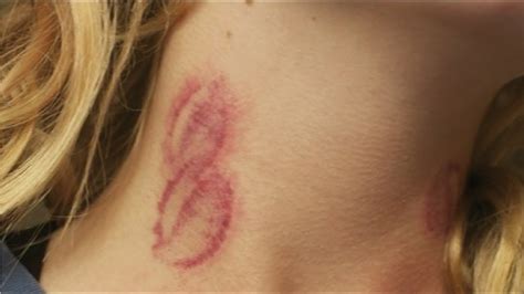 How give hickey. When thinking of giving your partner a hickey, look quickly over your partner’s body while you are still talking to them and decide where you want to leave the hickey. Always keep in mind that hickeys are transitory love tattoos that you can place anyplace. The neck is a safe place, but it’s been overused and therefore is apparent. Be ... 