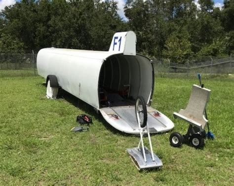 How heavy is a glider trailer