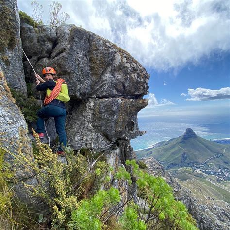 How high is table mountain in feet