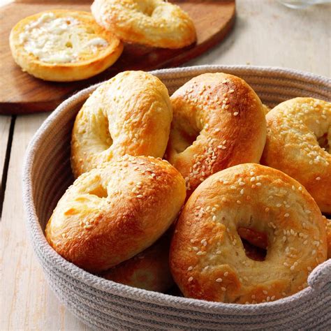 How is bagel made