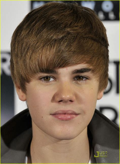 How is old is justin bieber