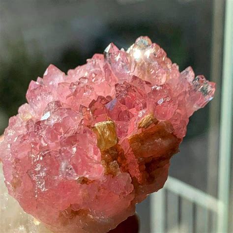 How is rose quartz made