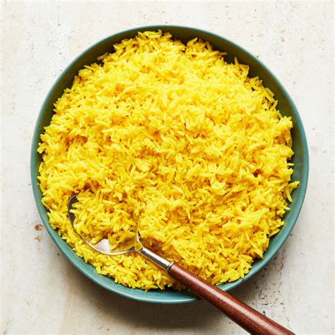 How is yellow rice made