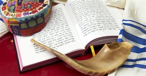 How is yom kippur celebrated. See full list on history.com 