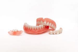 How long can you leave dentures in water? - TimesMojo