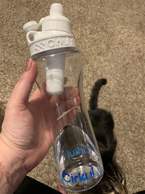 Open the bottle by unscrewing the cap. Fill with water from your preferred source. Insert a flavor cartridge for customized taste. Adjust flavor strength with the cap’s dial. Securely screw the cap back on. Sip and enjoy your flavored water. Refill when needed to stay hydrated on the go.. 