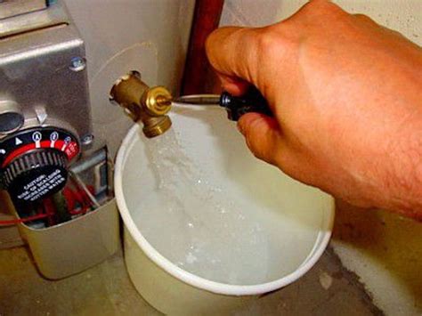 How long does it take to drain a water heater. Generally, draining a water heater should not take more than 15 to 30 minutes because the amount of water in the tank is usually not very large. However, the time it takes can be affected by several factors, including: Size of the water heater. Water pressure. The location of the drain valve. 