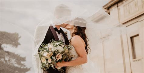 How long does it take to plan a wedding. Jewish weddings are traditionally prohibited on Shabbat and most holidays — including Rosh Hashanah, Yom Kippur, Passover, Shavuot, and Sukkot — and the fast days Tisha B’Av, the 10th of Tevet, the 17th of Tammuz, the Fast of Gedaliah, and the Fast of Esther. 