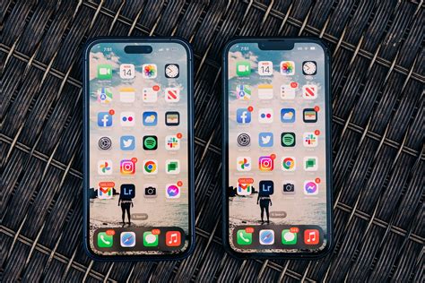 How long is a iphone 14 pro max. The largest Apple smartphone is bulky and heavy, but offers a super-bright 6.7-inch LTPO display, a fast processor and, above all, a much larger battery than ... 
