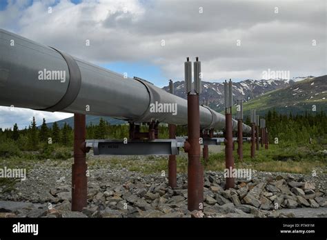 How long is alaska pipeline