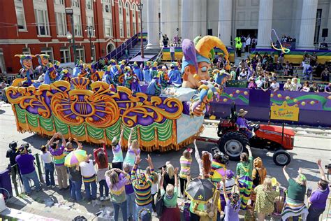 How long is mardi gras parade
