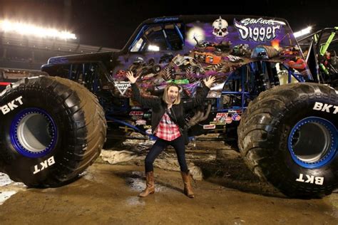 How long is monster jam show. A typical monster truck event like Monster Jam lasts between two and two and a half hours. This also includes an intermission. After the show, there is generally a post-show autogr... 