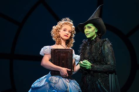 How long is wicked in chicago