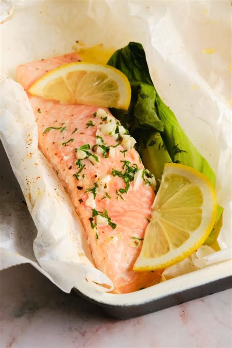 How long to cook salmon in parchment