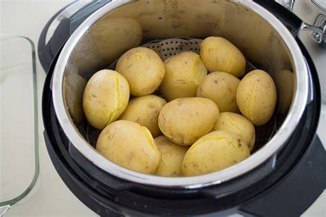 How long to steam potatoes in steamer